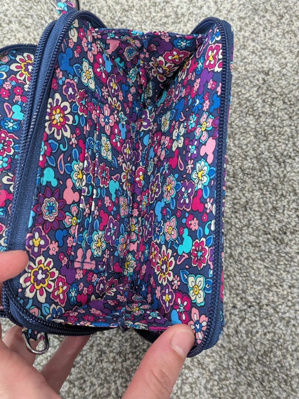 Vera Bradley Disney Mickey Wallet Wristlet Double Zip Phone Pocket - Picture 11 of 16
